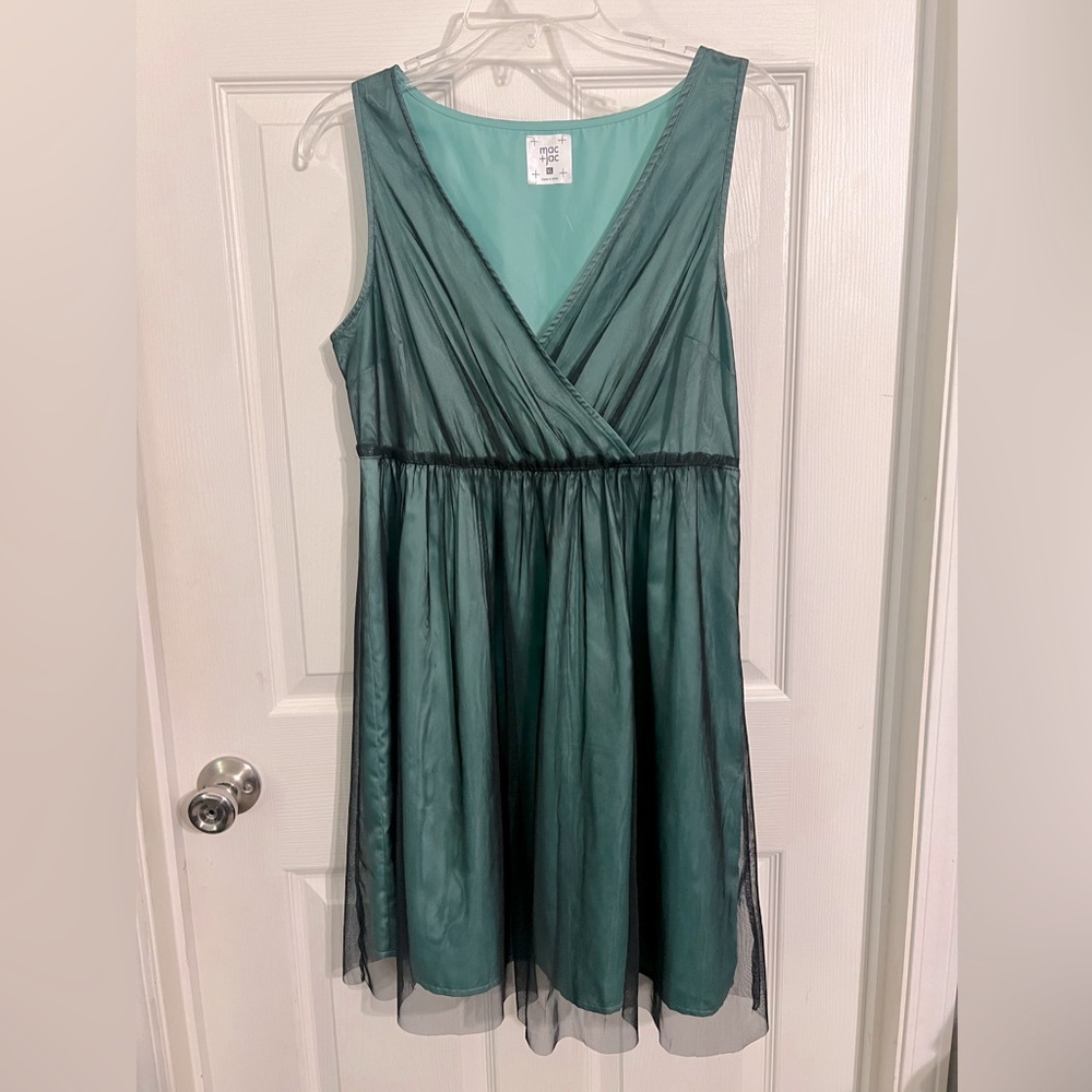 Mac and Jac sleeveless green / black short party dress Size XL